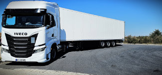 Transport per LKW zum Empfänger / Flughafen / Hafen
